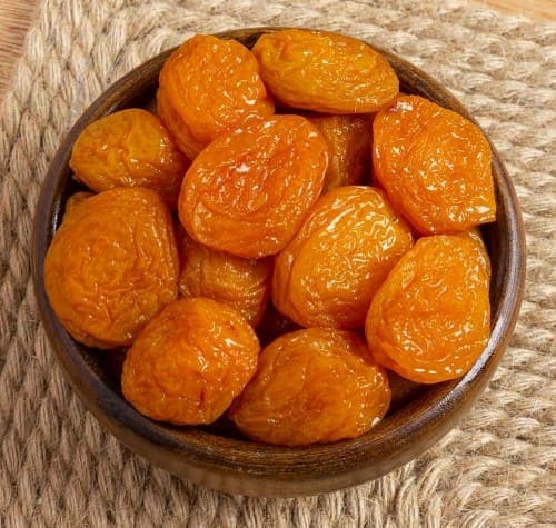 آلو بخارا گوشتی با بافت ضخیم و آبدار